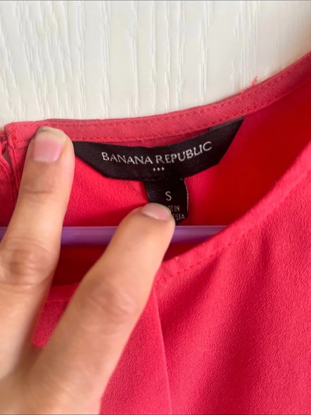 Banana Republic Ruffle Sleeve Blouse in Red Size Small Like New - Picture 2 of 2